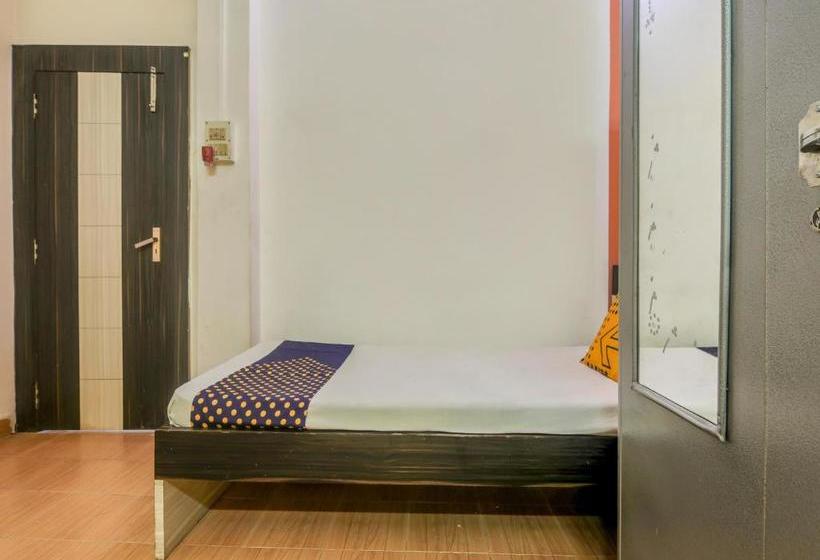 ホテル Spot On 62356 Golden Orchid