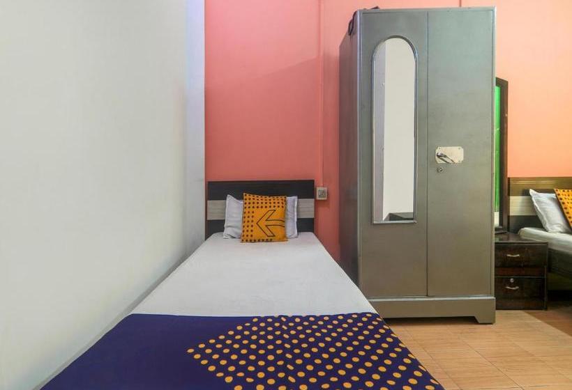 ホテル Spot On 62356 Golden Orchid