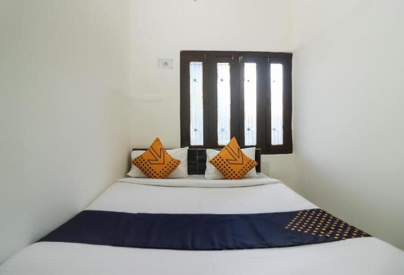 בית מלון כפרי Spot On 62999  Priyanka Tourist Lounge