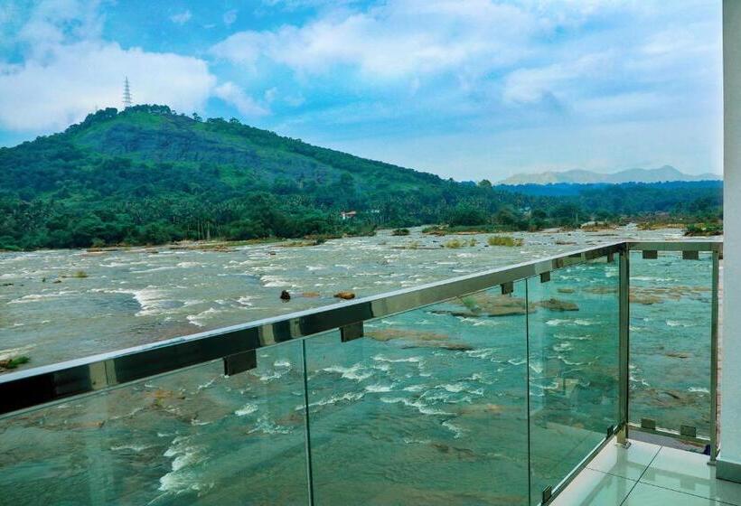 בית מלון כפרי The Anchorage Athirapilly Resort