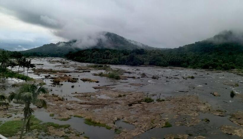 בית מלון כפרי The Anchorage Athirapilly Resort