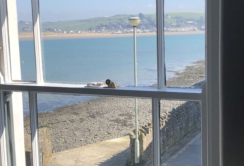 酒店 The Royal George