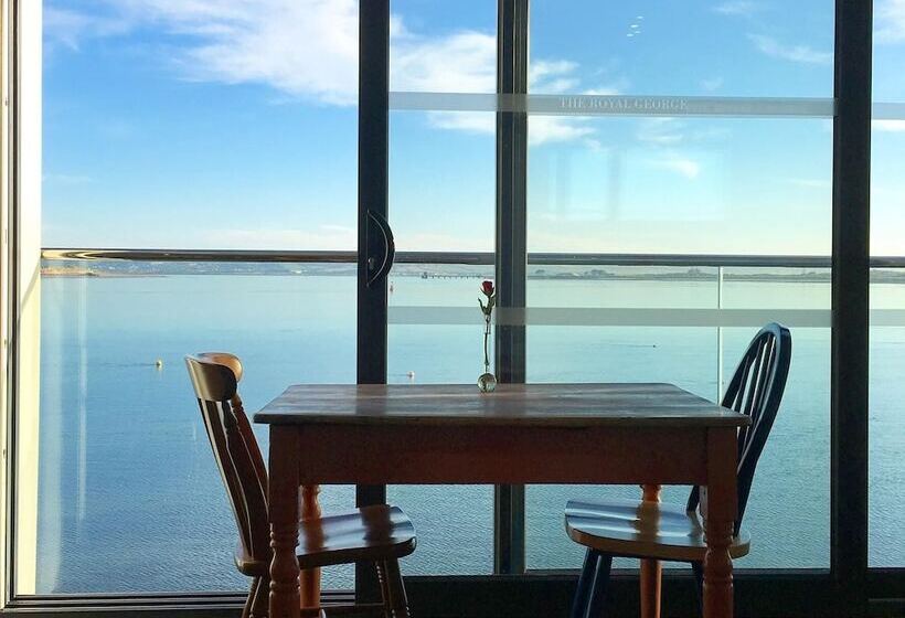 酒店 The Royal George