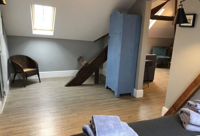 酒店 The Royal George