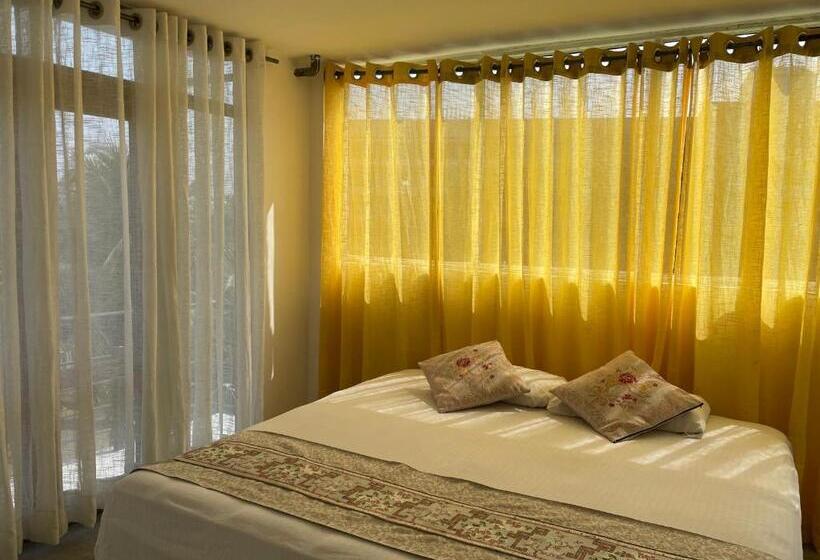 בית מלון כפרי White Fortress