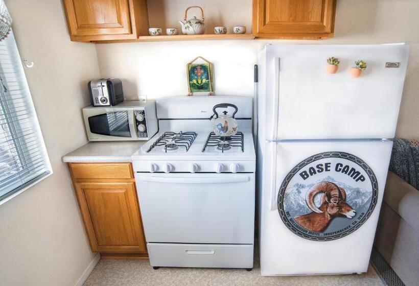 Mt Williamson Motel And Basecamp