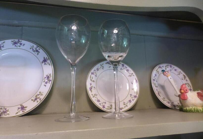 Mulberry Lavender Farm And B&b