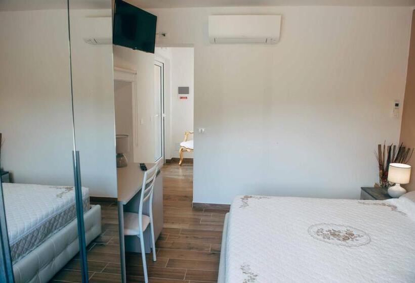 פנסיון Affitta Camere La Fenice Di Folli Lorella