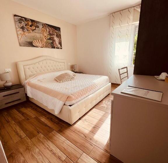 פנסיון Affitta Camere La Fenice Di Folli Lorella