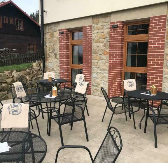 פנסיון Bezručova škola