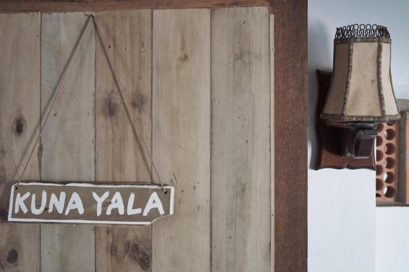 بنسيون Casa Caracola