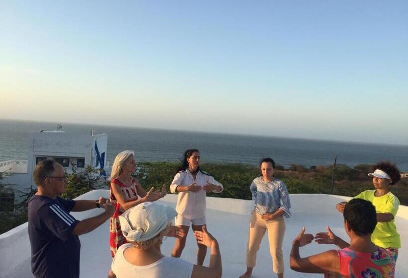 بنسيون Casa Caracola