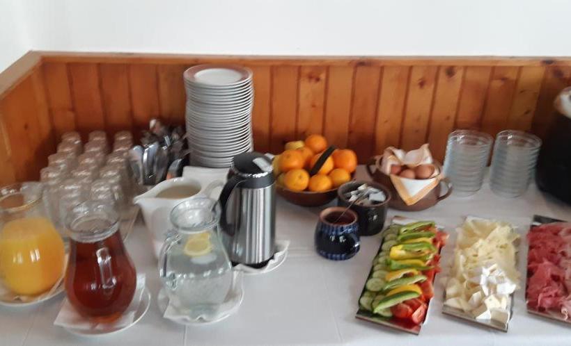 膳宿费 Chata Na Souši