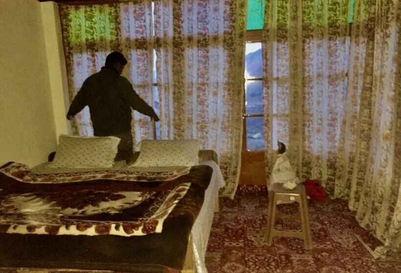 פנסיון Crean Guest House Karzok, Tsomoriri