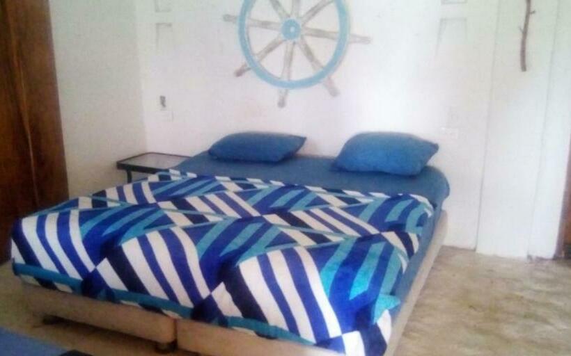 Пансион Hostal Coral Blue