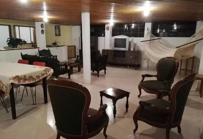 Пансион Hostel La Abuela