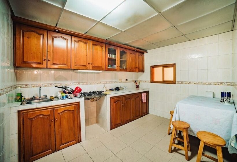 פנסיון Hostel La Abuela