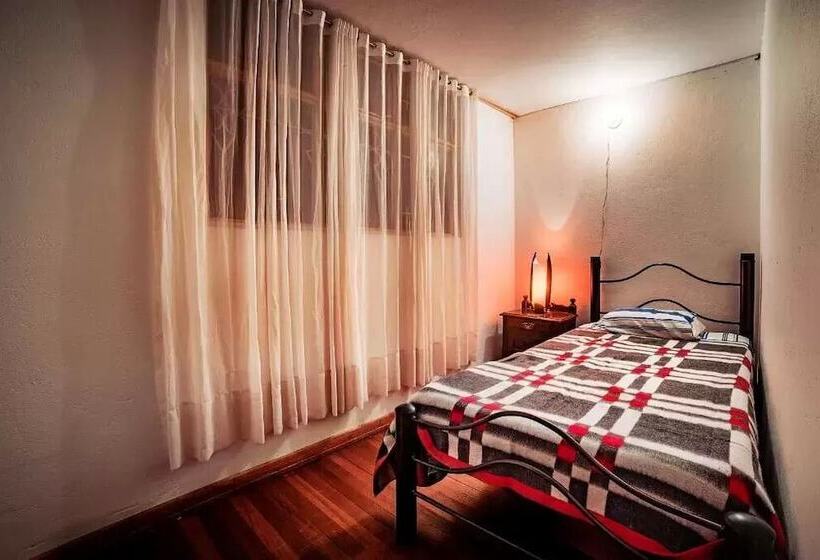 פנסיון Hostel La Abuela