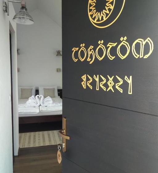 Пансион Hunnia   Huntanya