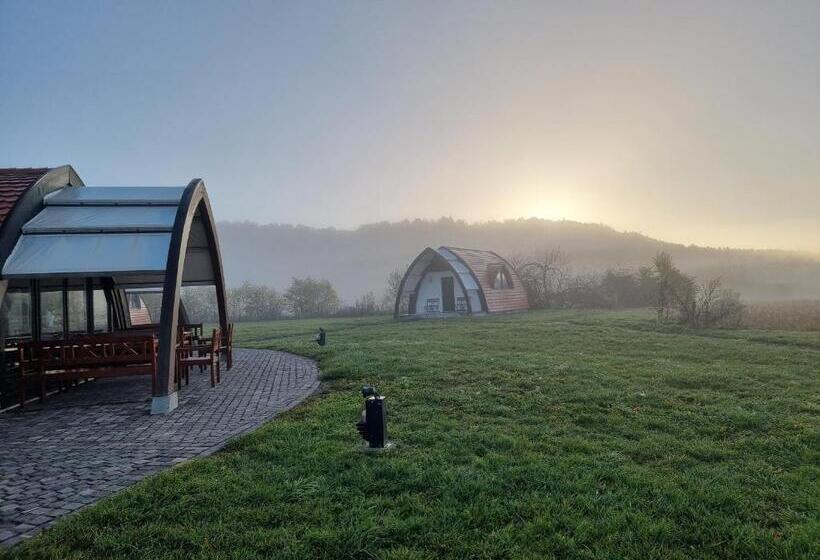 Пансион Hunnia   Huntanya