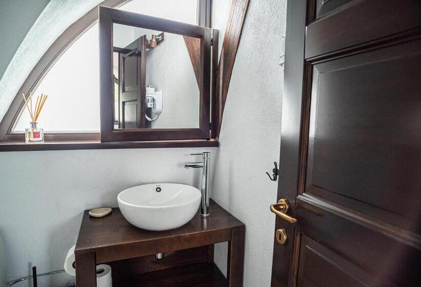 Пансион Hunnia   Huntanya