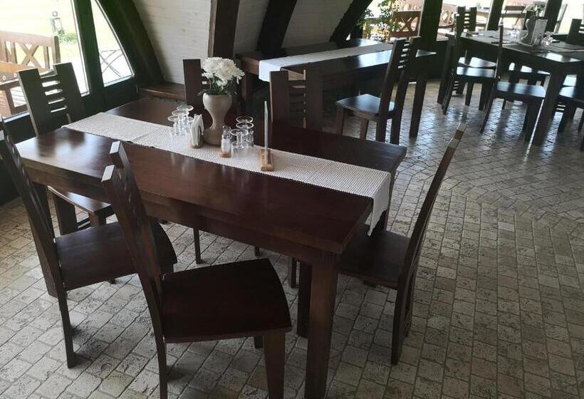 Пансион Hunnia   Huntanya