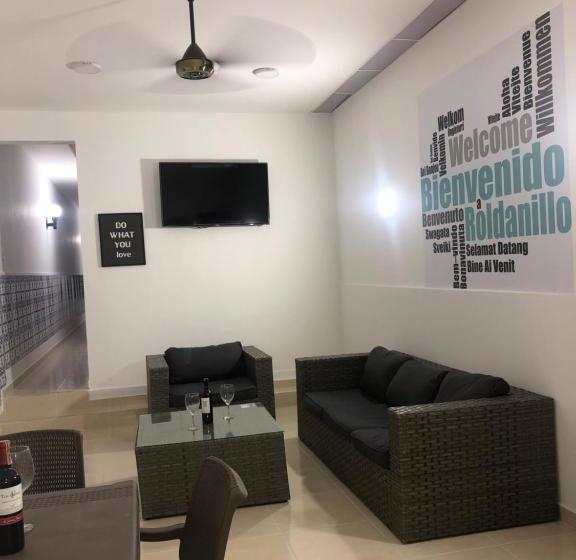 פנסיון Kava Casa Hostal