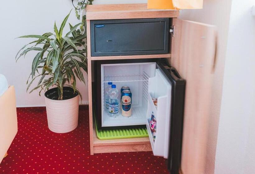 膳宿费 Kavárna A Penzion Reichl