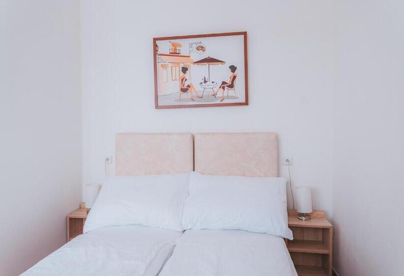 膳宿费 Kavárna A Penzion Reichl