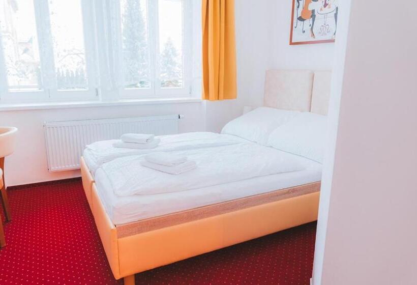 膳宿费 Kavárna A Penzion Reichl