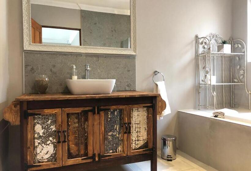 펜션 Louvre Guesthouse