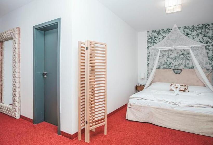 بنسيون Malkia Penzion