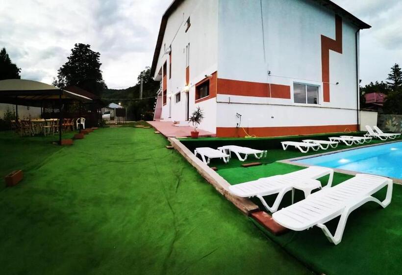 Пансион Natalia Guesthouse