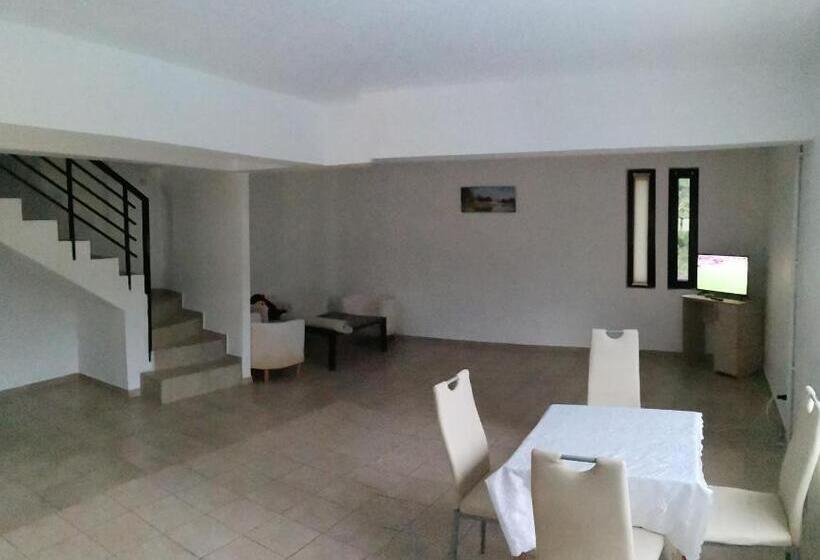 Пансион Natalia Guesthouse