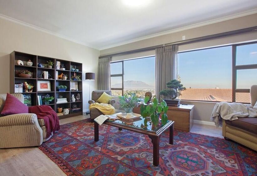 بنسيون Paperbark Manor