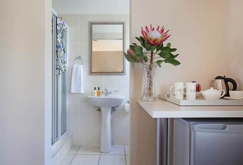 بنسيون Paperbark Manor