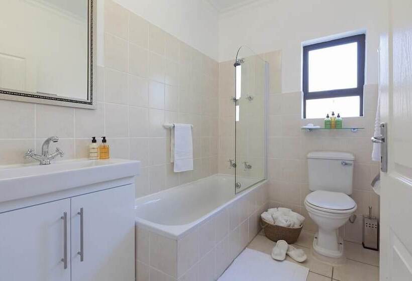 بنسيون Paperbark Manor