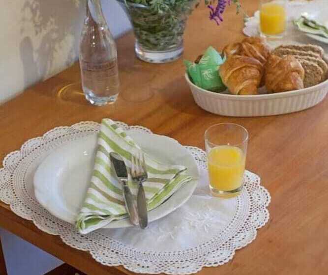 بنسيون Paperbark Manor