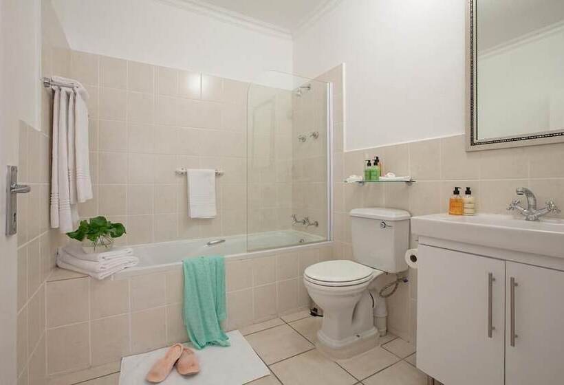 بنسيون Paperbark Manor