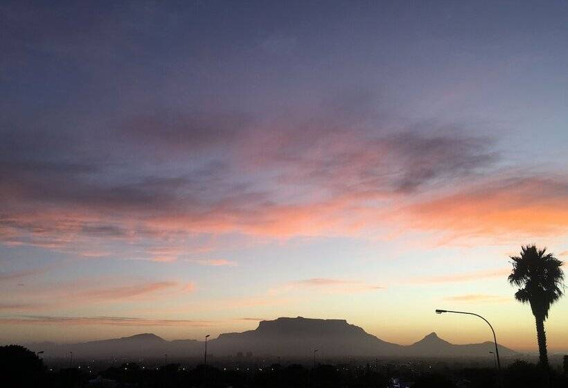 بنسيون Paperbark Manor