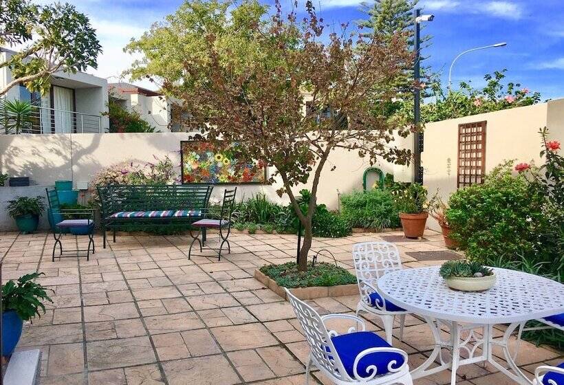 بنسيون Paperbark Manor