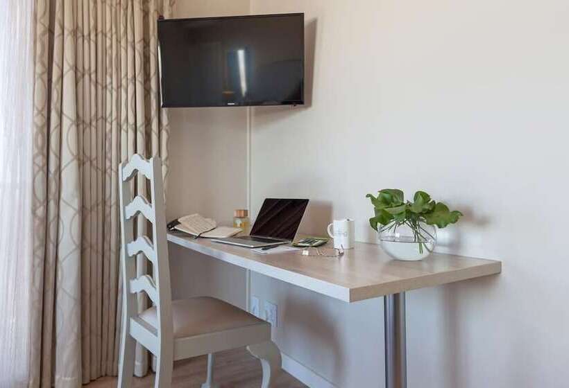 بنسيون Paperbark Manor