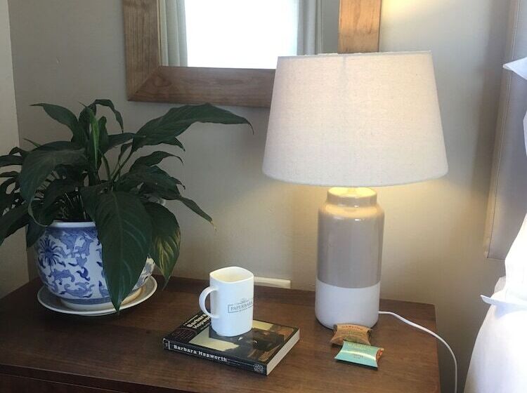 بنسيون Paperbark Manor