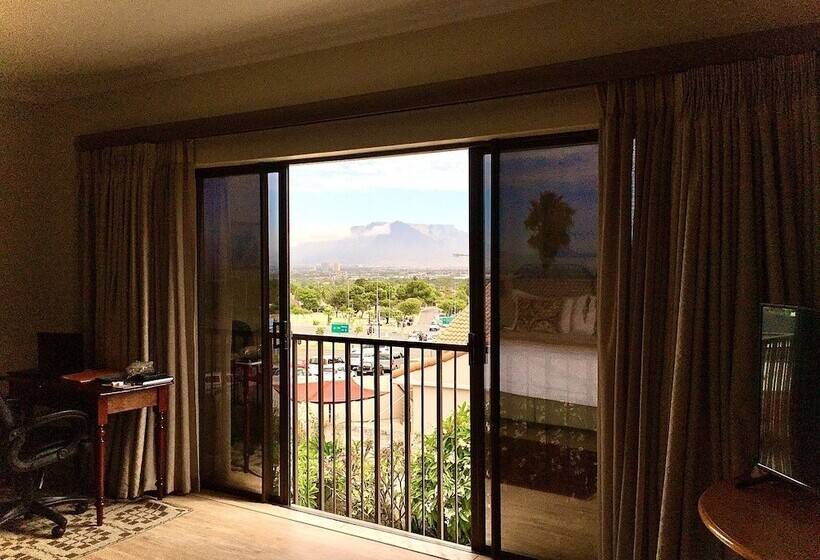 بنسيون Paperbark Manor