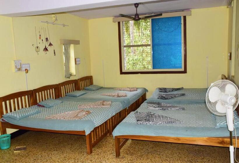 פנסיון Pebble Bay Home Stay