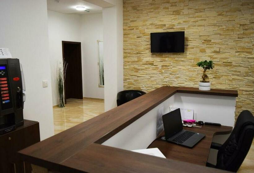 פנסיון Penzion Sezemice