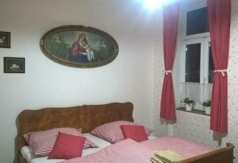 Пансион Restaurace A Penzion Ubrousku Prostři Se