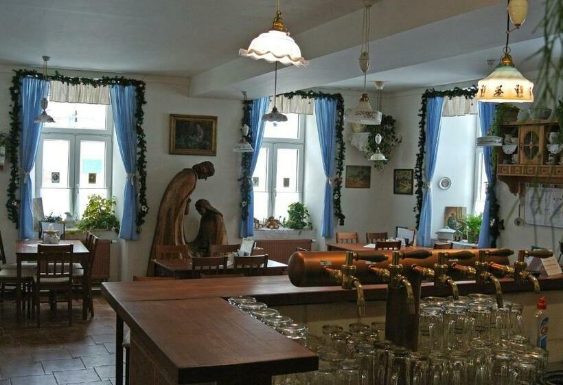Пансион Restaurace A Penzion Ubrousku Prostři Se
