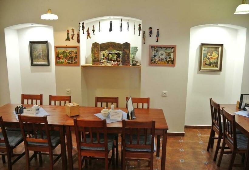 Пансион Restaurace A Penzion Ubrousku Prostři Se