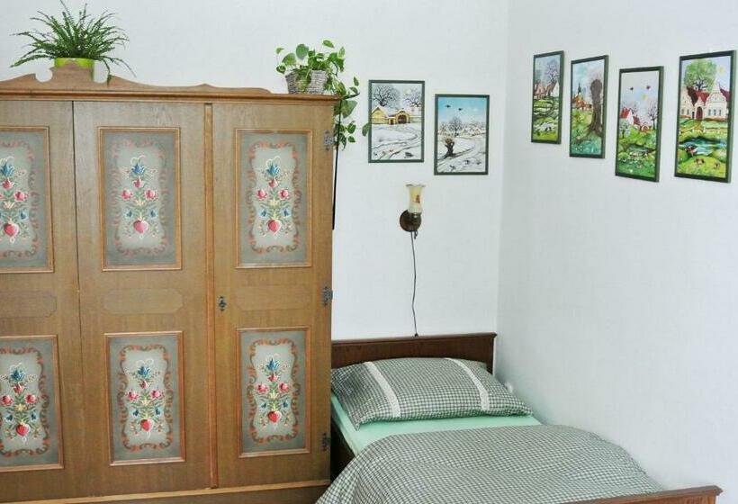 Пансион Restaurace A Penzion Ubrousku Prostři Se